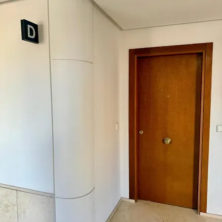 Santa Margarita, Primera Linea De Playa Con Piscina Apartment
